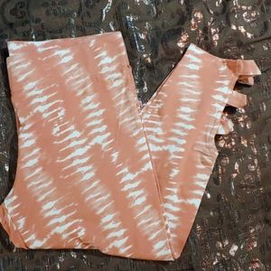 Coral tye dye like leggings